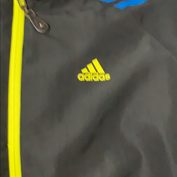 Adidas Boys windbreaker jacket for fall/spring - Picture 3 of 7